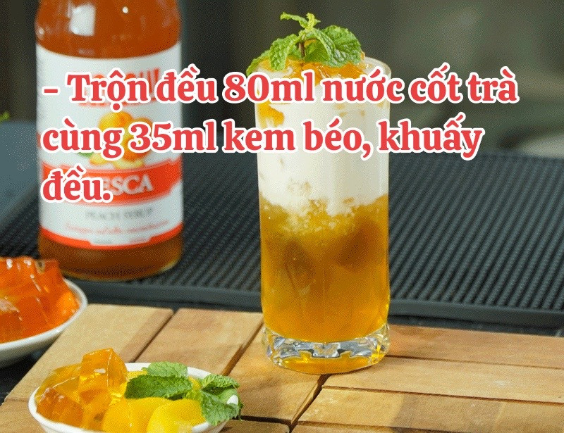 Cách làm Trà Thạch Đào Highland thơm ngon tại nhà với thạch đào, trà túi lọc và kem béo