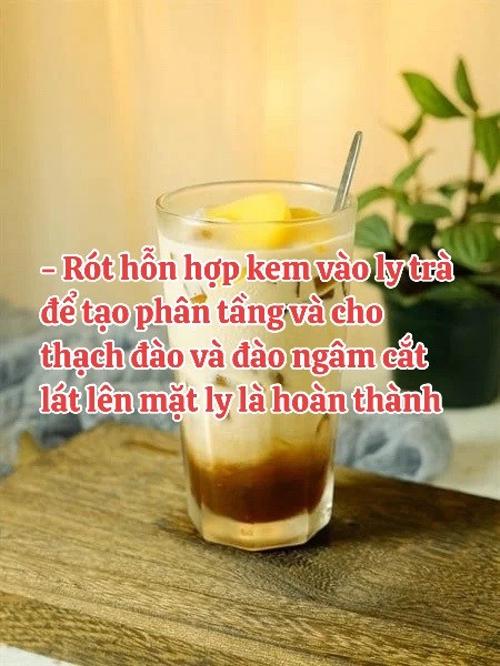 Cách làm Trà Thạch Đào Highland thơm ngon tại nhà với thạch đào, trà túi lọc và kem béo