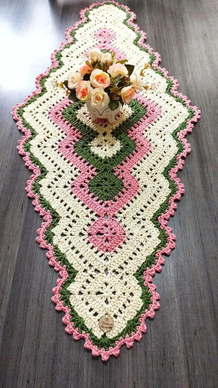 Caminos de mesa a crochet con patrón y diagramas paso a paso