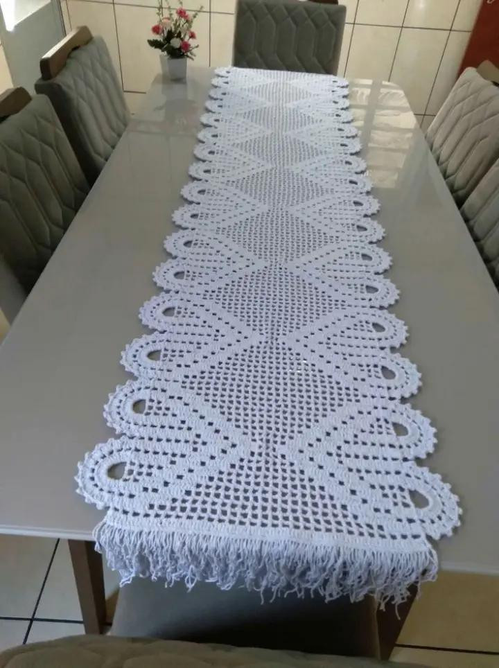 Caminos de mesa a crochet con patrón y diagramas paso a paso
