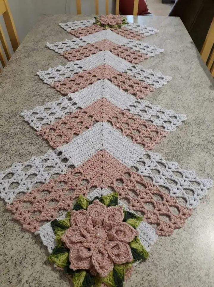 Caminos de mesa a crochet con patrón y diagramas paso a paso
