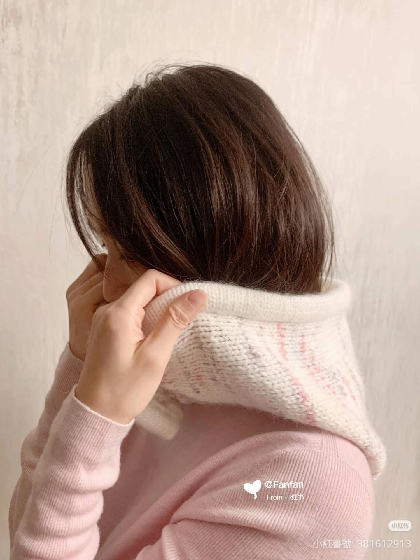 Candy Hooded Scarf Knitting Pattern: Pink & White Mohair with Double Layer Edge