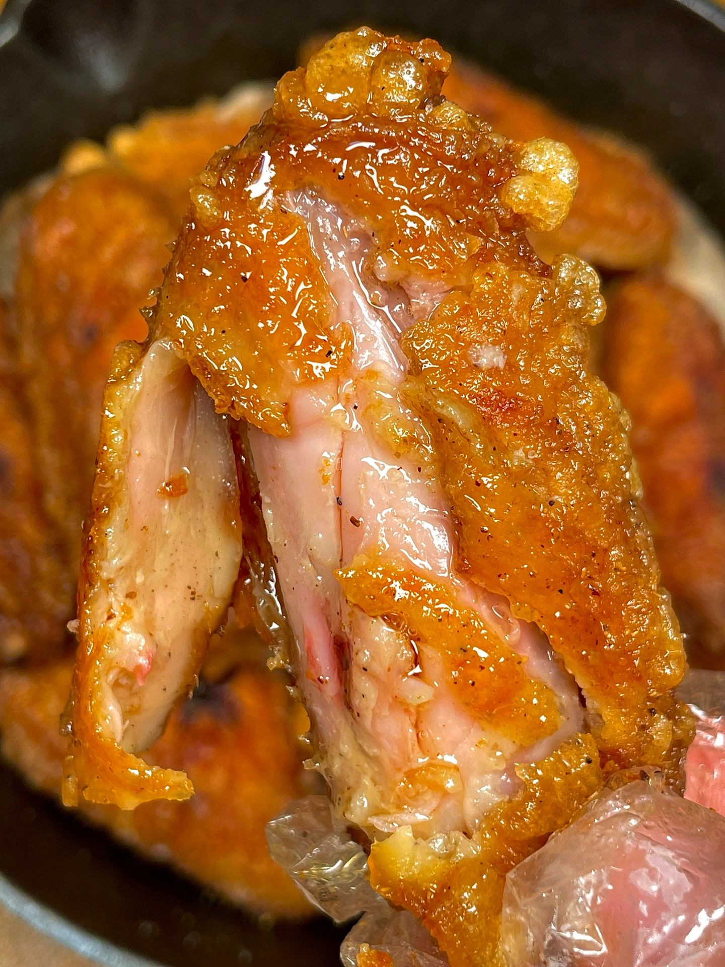 Cánh gà chiên giòn vàng ruộm, hướng dẫn cách làm chi tiết từ ướp gia vị đến khi chiên chín đều