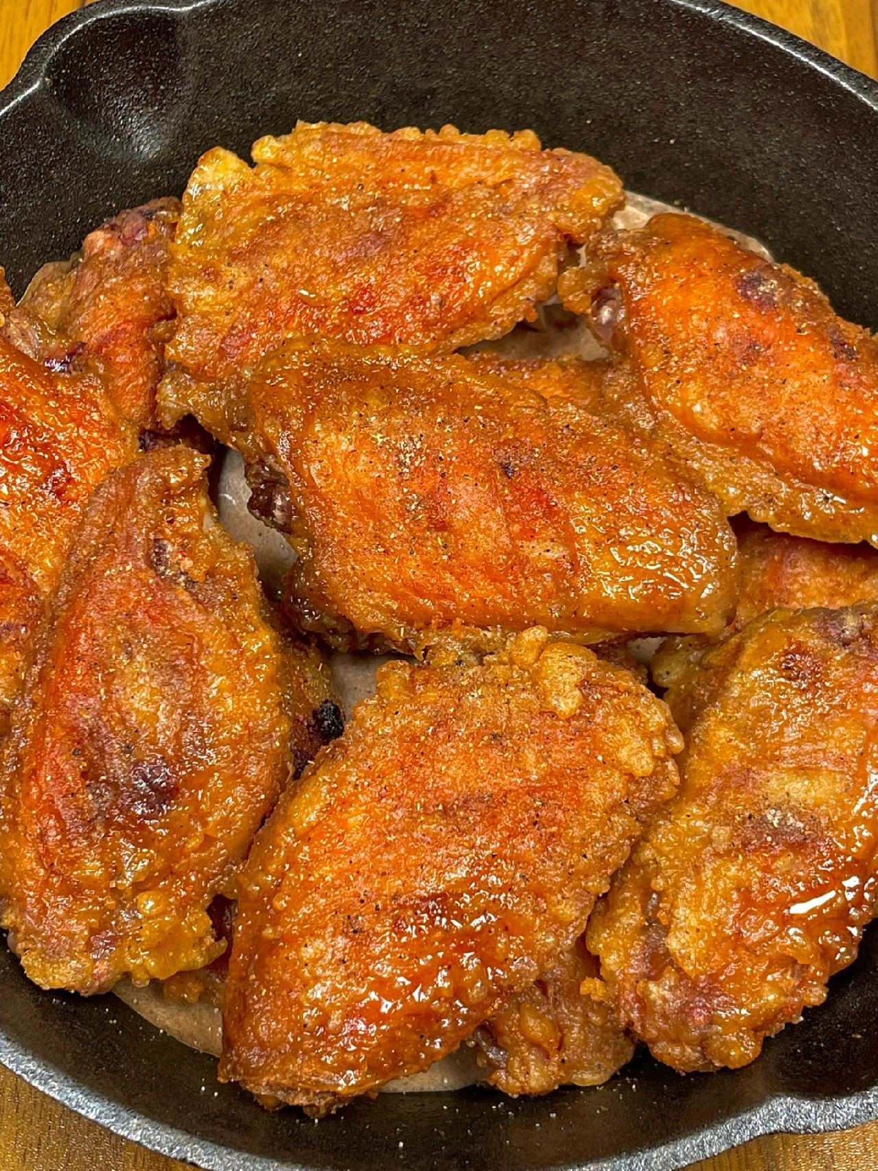 Cánh gà chiên giòn vàng ruộm, hướng dẫn cách làm chi tiết từ ướp gia vị đến khi chiên chín đều