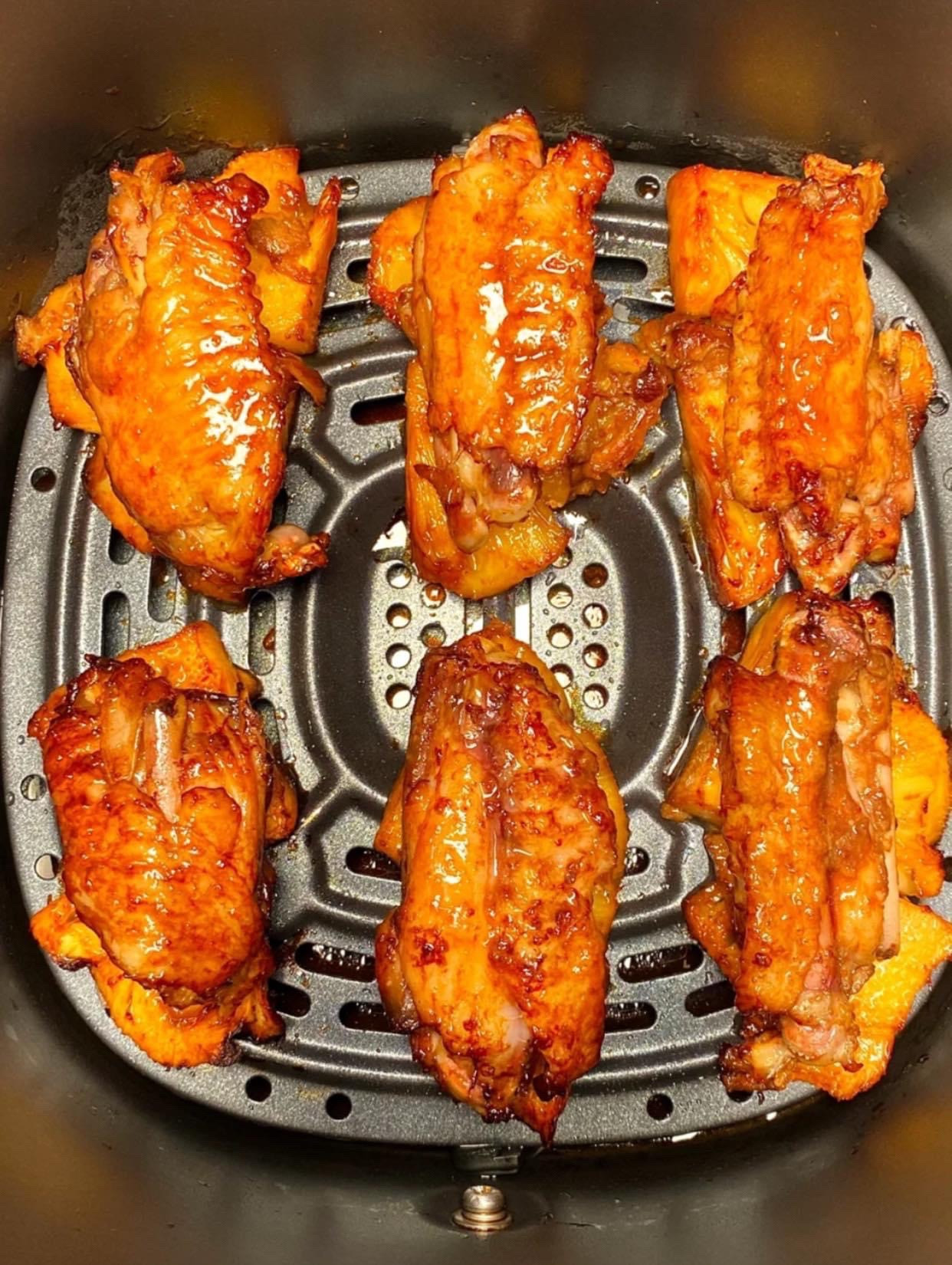 Cánh gà nướng dứa thơm ngon, vàng giòn chuẩn vị trong nồi chiên không dầu