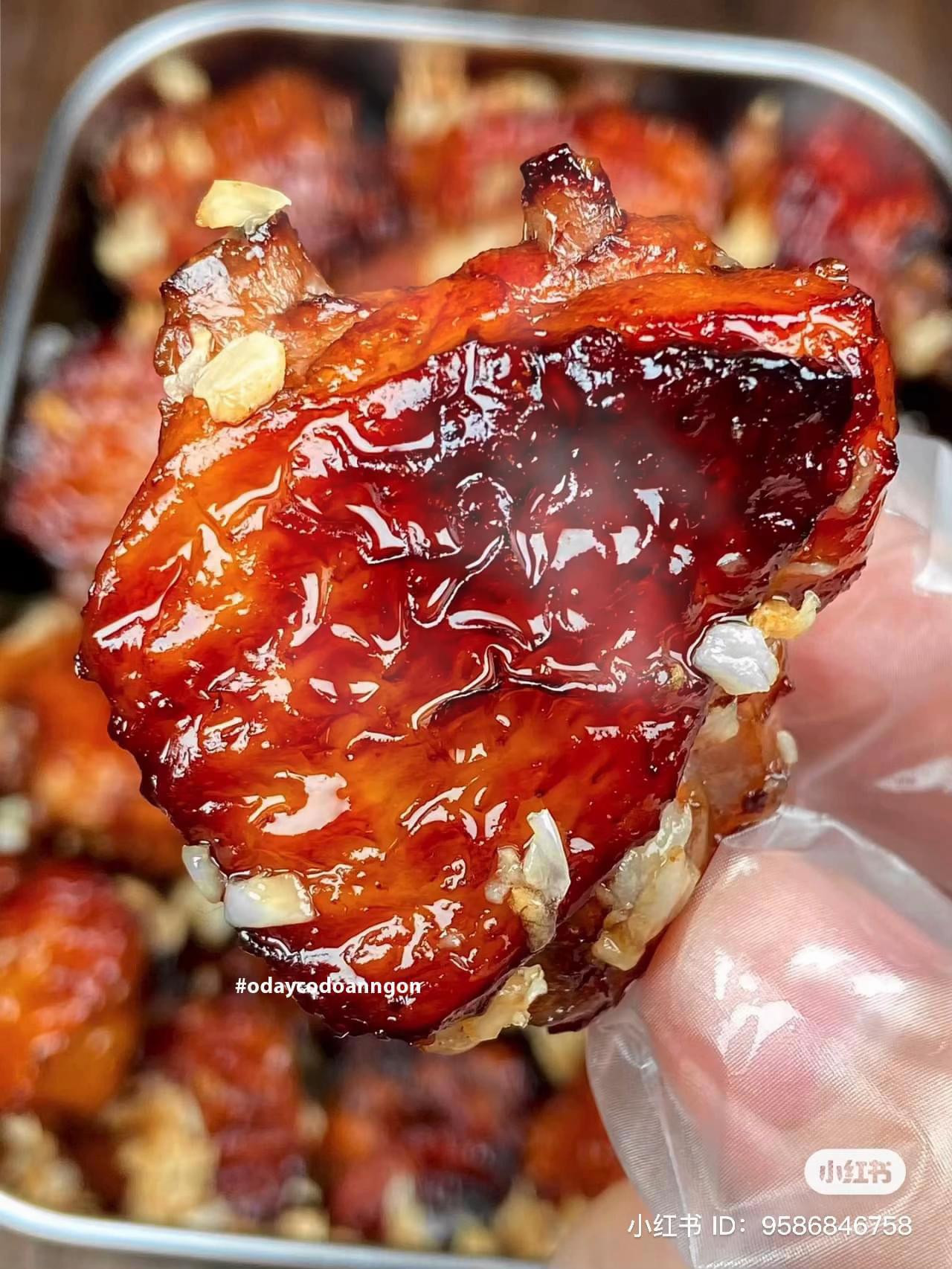 Cánh gà nướng mật ong tỏi thơm ngon, da giòn tan, thịt mềm ngọt