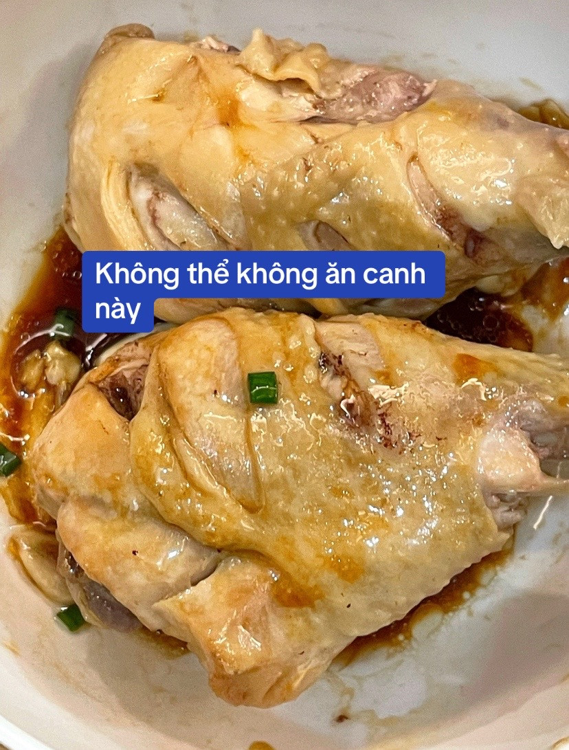 Canh gà táo đỏ cà rốt