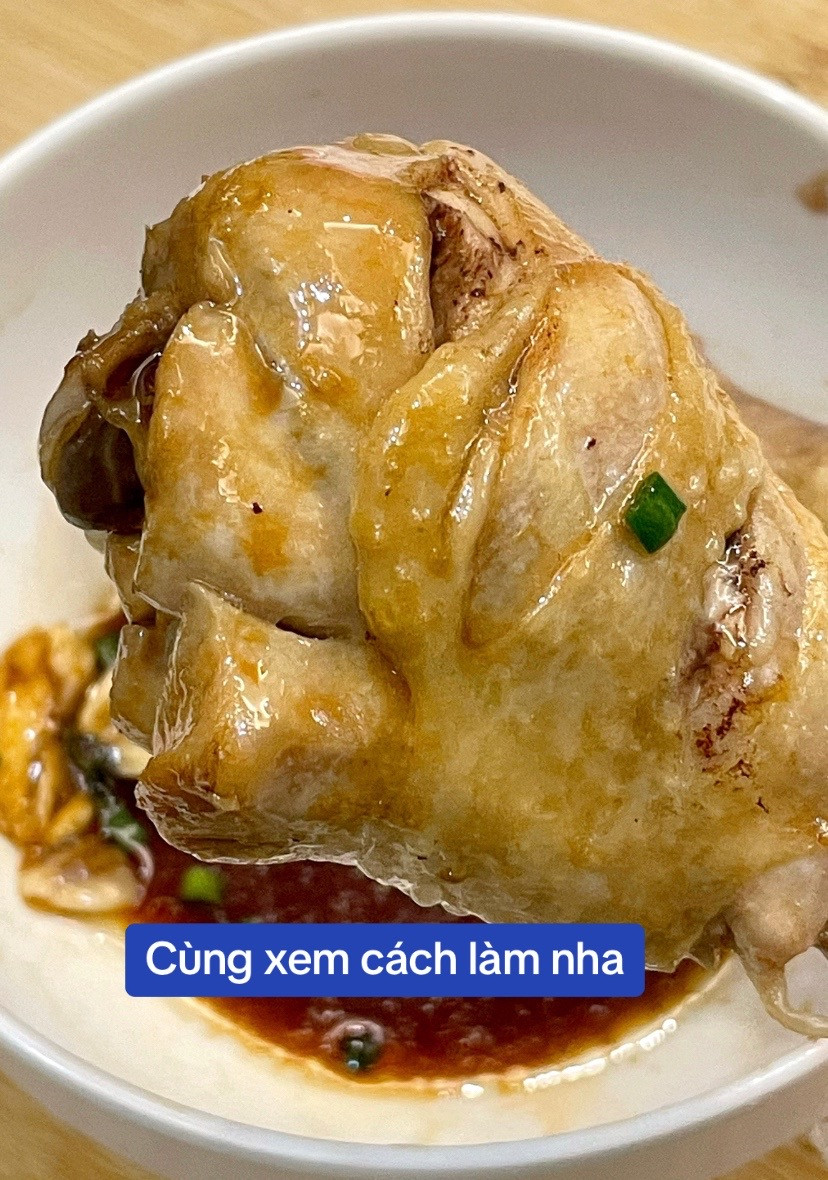 Canh gà táo đỏ cà rốt
