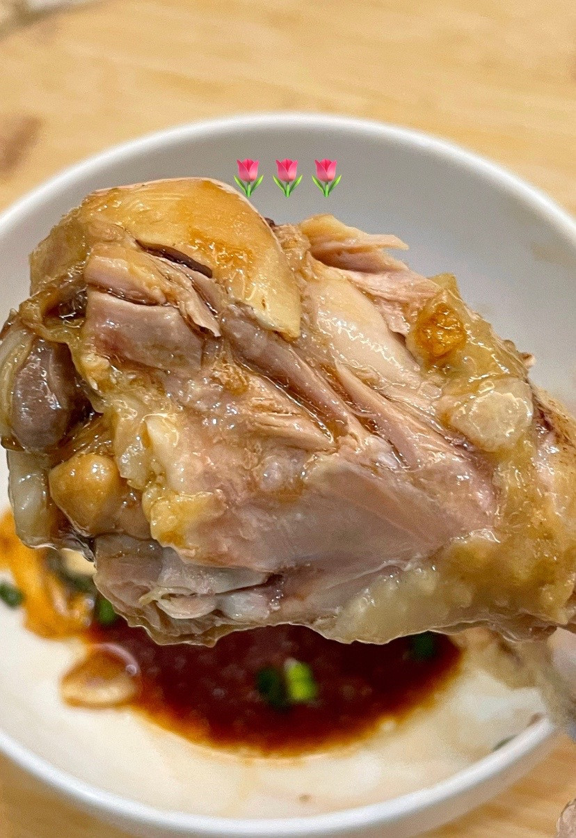 Canh gà táo đỏ cà rốt