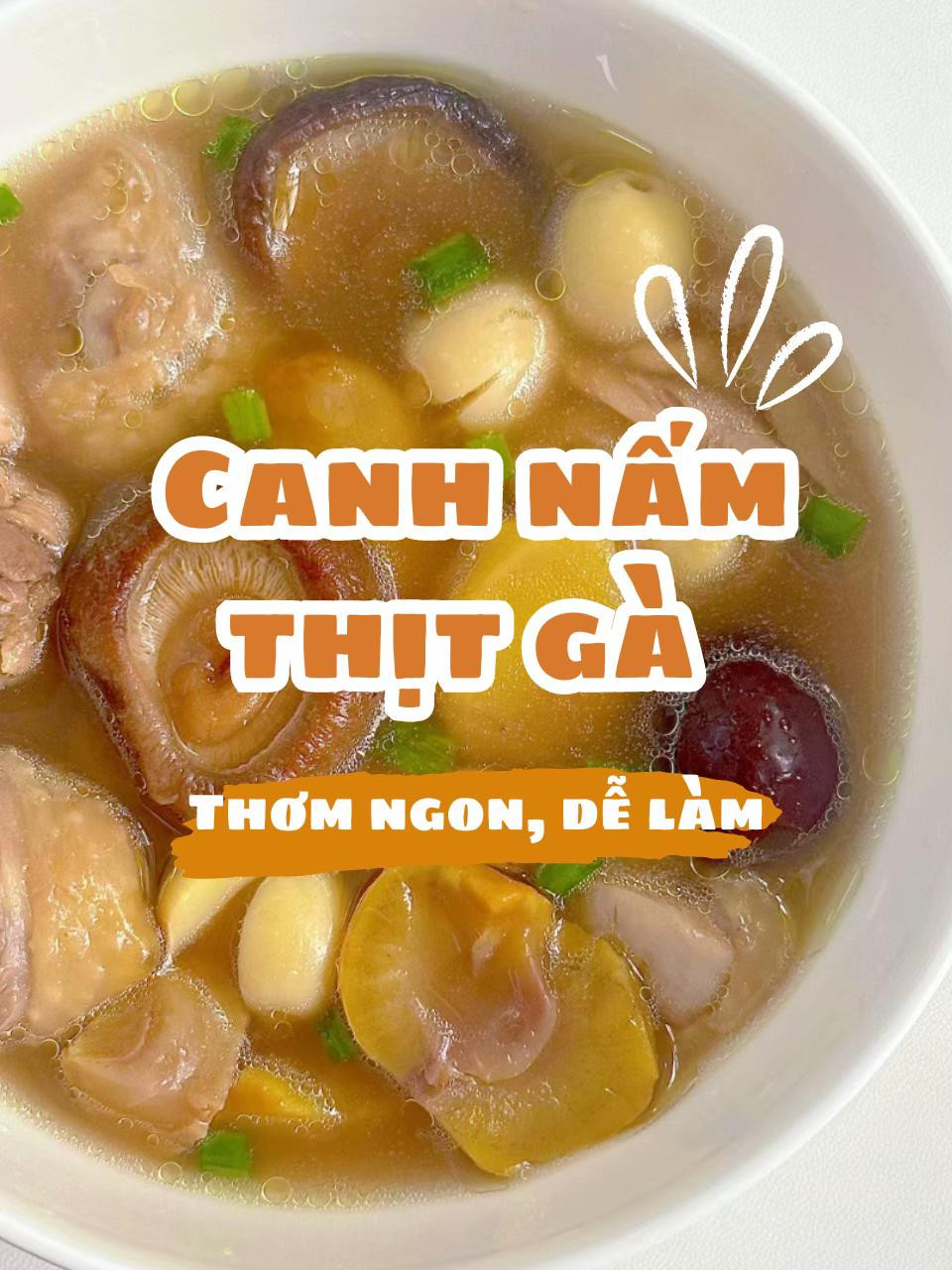 Canh nấm thịt gà thơm ngon, dễ làm với hạt sen và táo đỏ