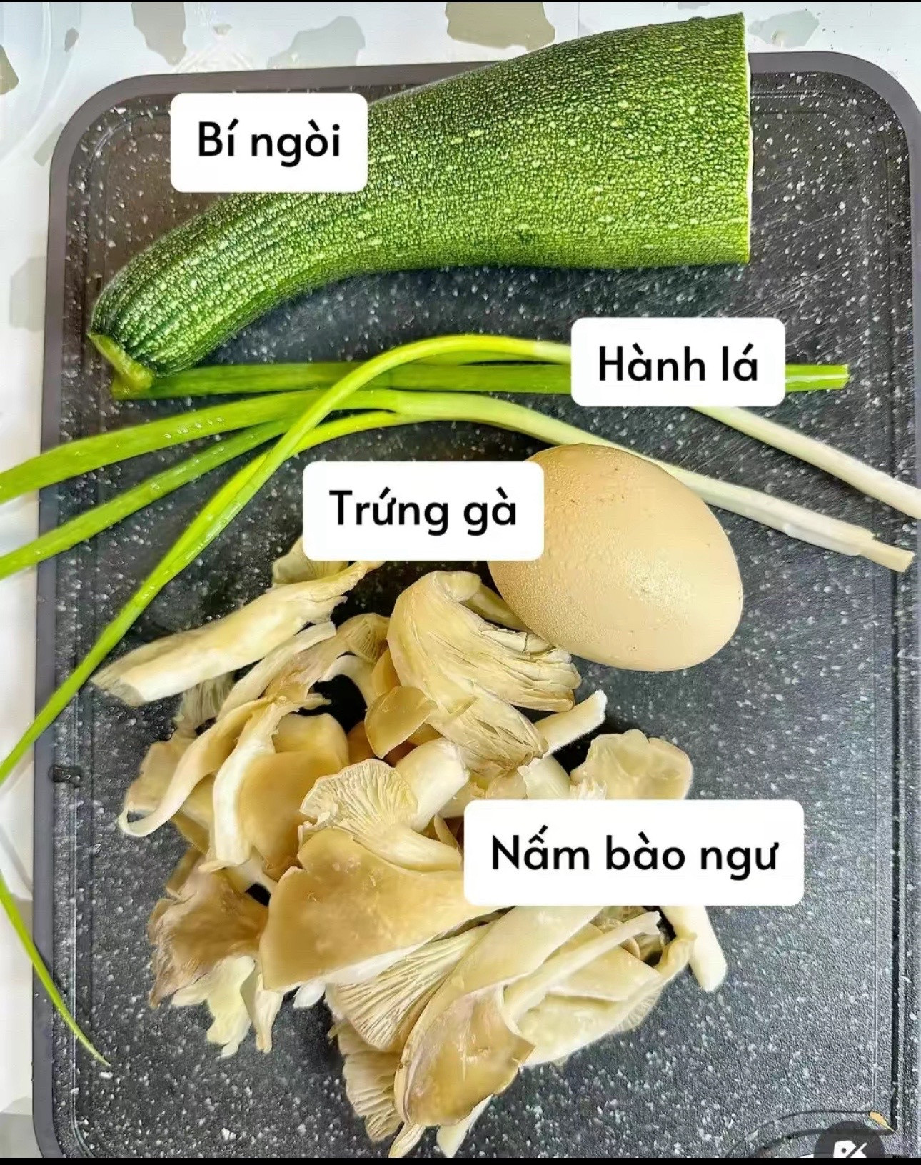 Canh Trứng Bí Ngòi Nấm Bào Ngư Thơm Ngọt Thanh Mát