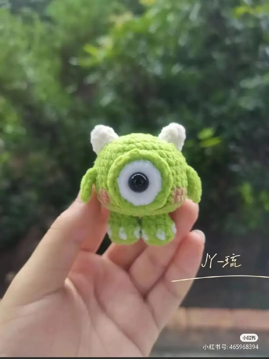 Capybara Amigurumi Crochet Pattern Chart with Graduation Hat Tutorial