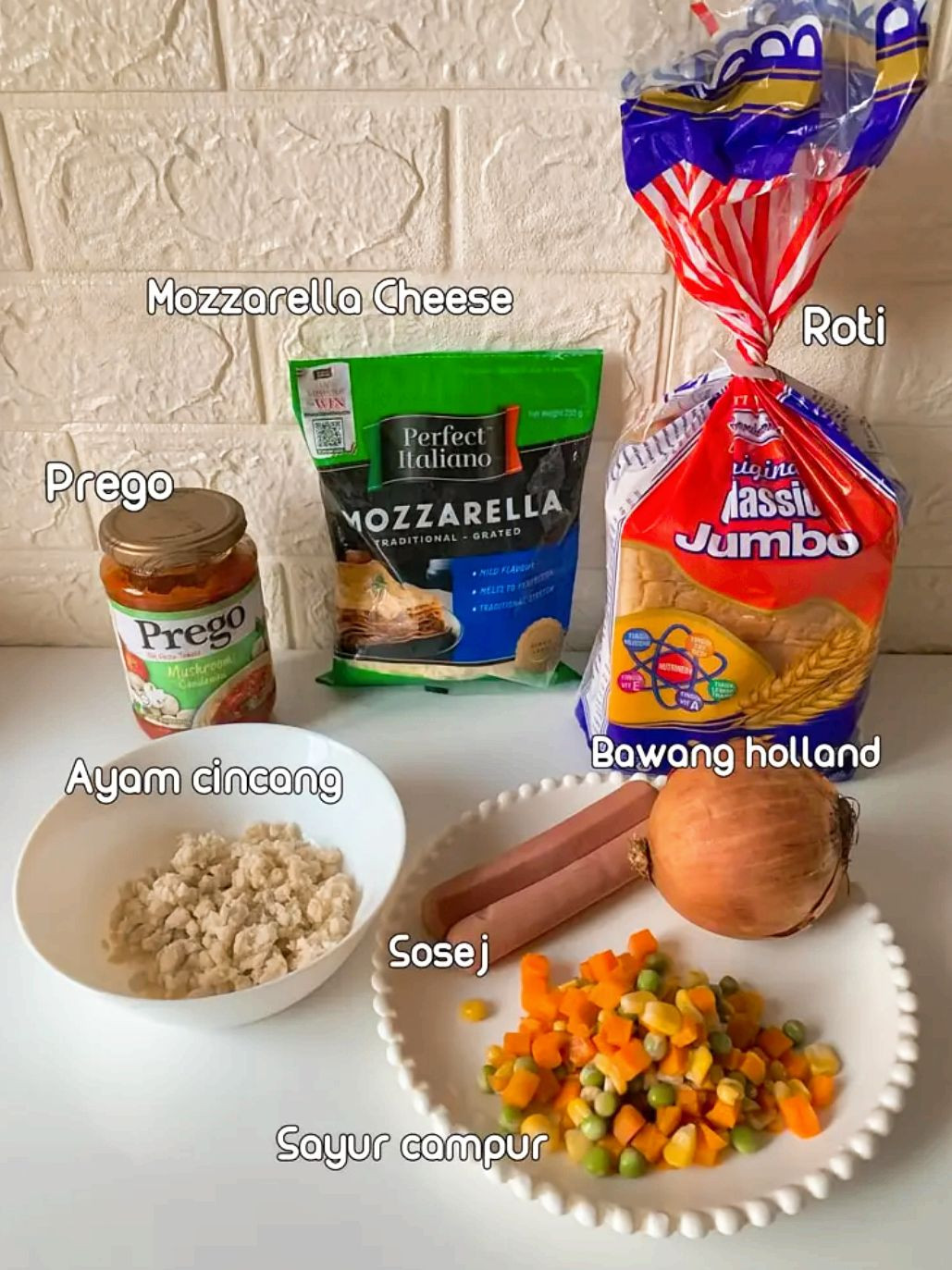 Cara Membuat Pizza Roti Ketagihan dengan Ayam, Sosis dan Sayur Campur