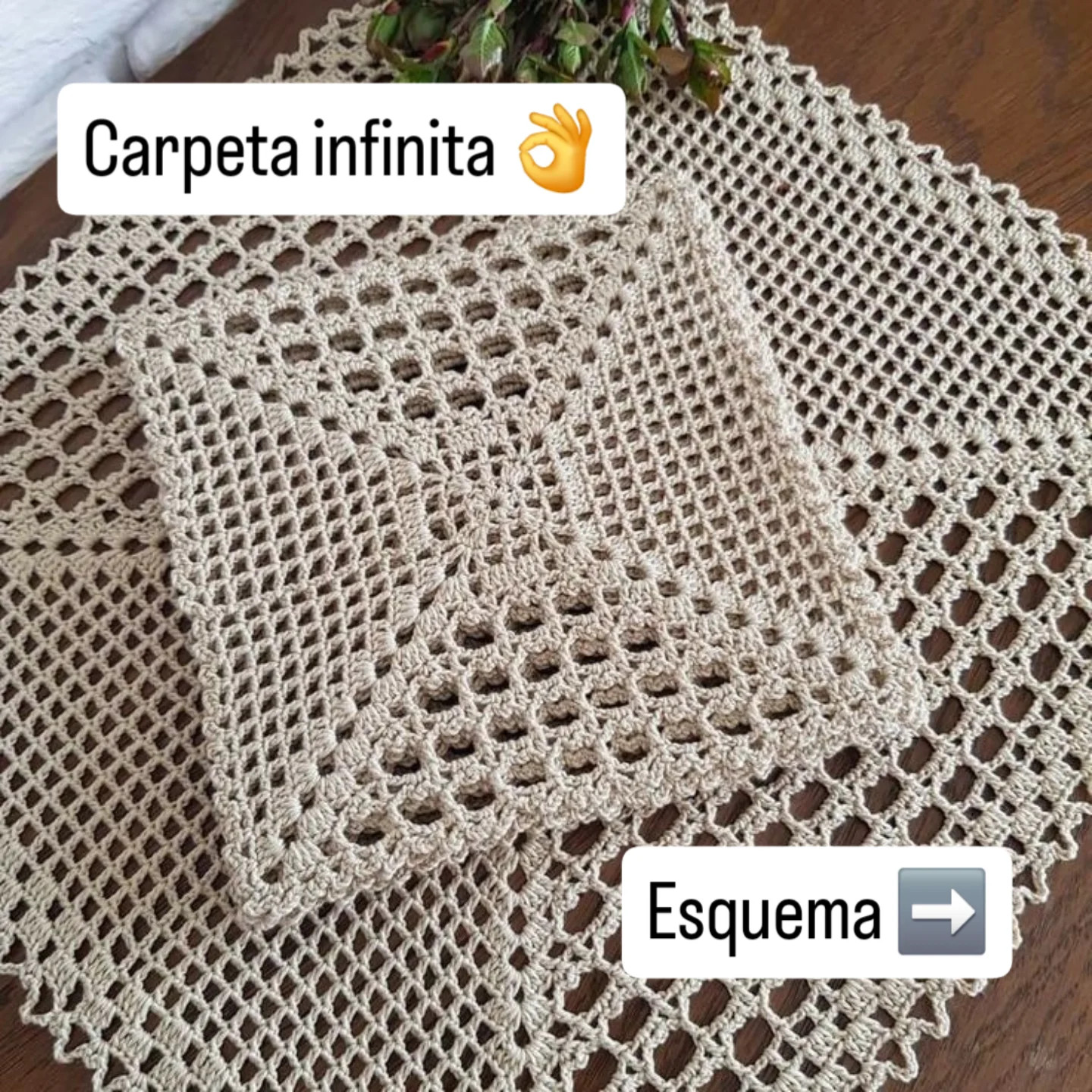Carpeta infinita: Diseño de ganchillo cuadrado expandible en color beige con esquema detallado
