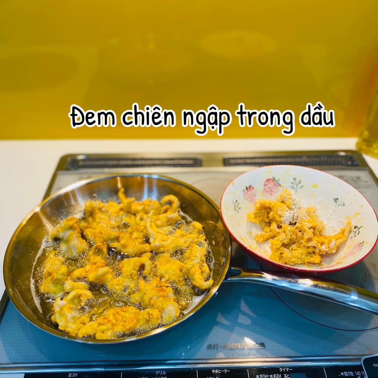 Chân gà rút xương rang muối giòn giụm, cách làm đơn giản dễ thực hiện tại nhà