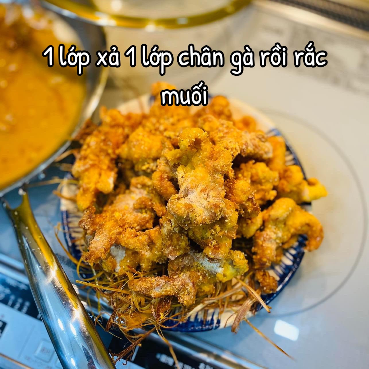 Chân gà rút xương rang muối giòn giụm, cách làm đơn giản dễ thực hiện tại nhà