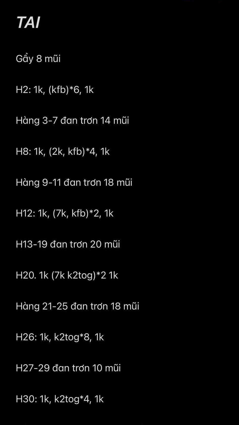 Chart đan gấu chó cute dễ thương với màu trắng kem, tai nâu và quần yếm vàng