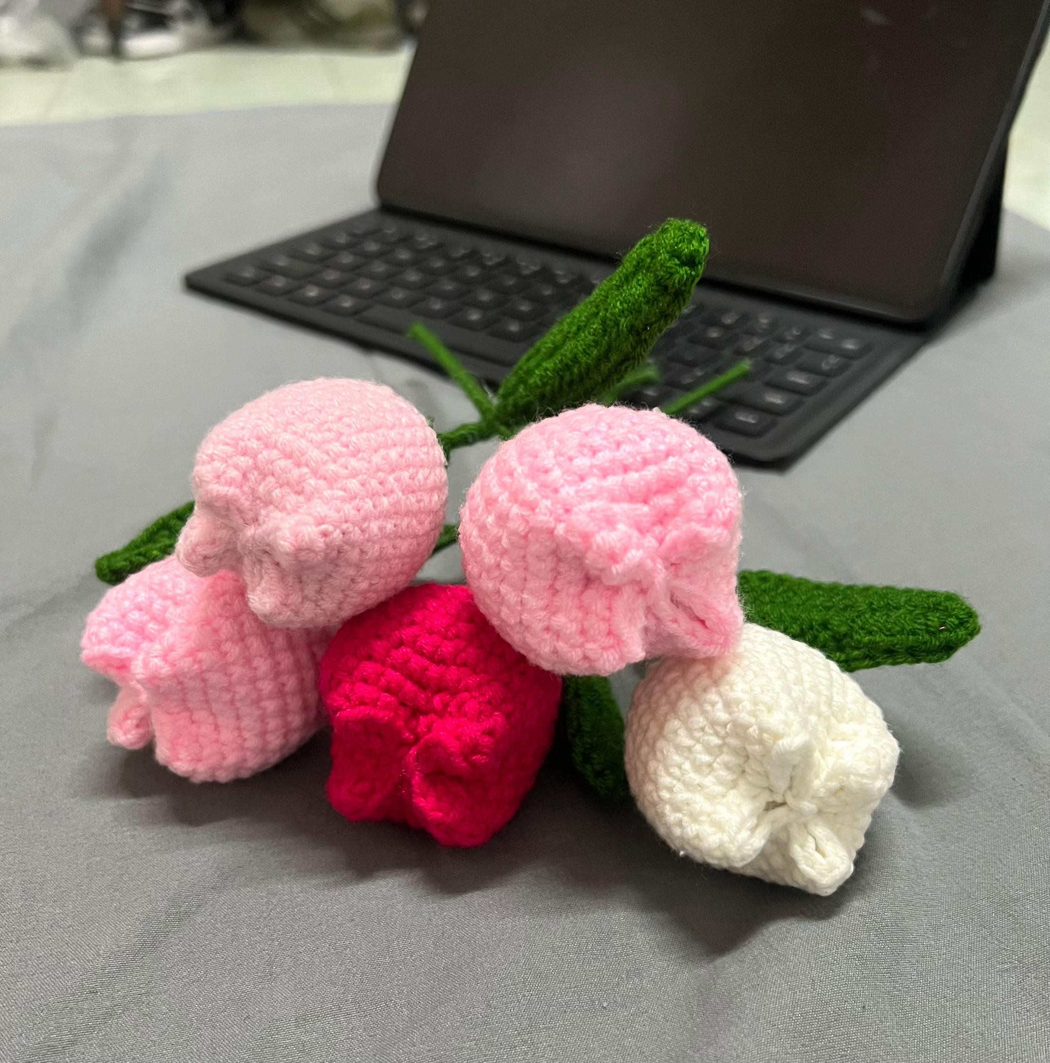 Chart hoa Tulip búp béo dễ thương