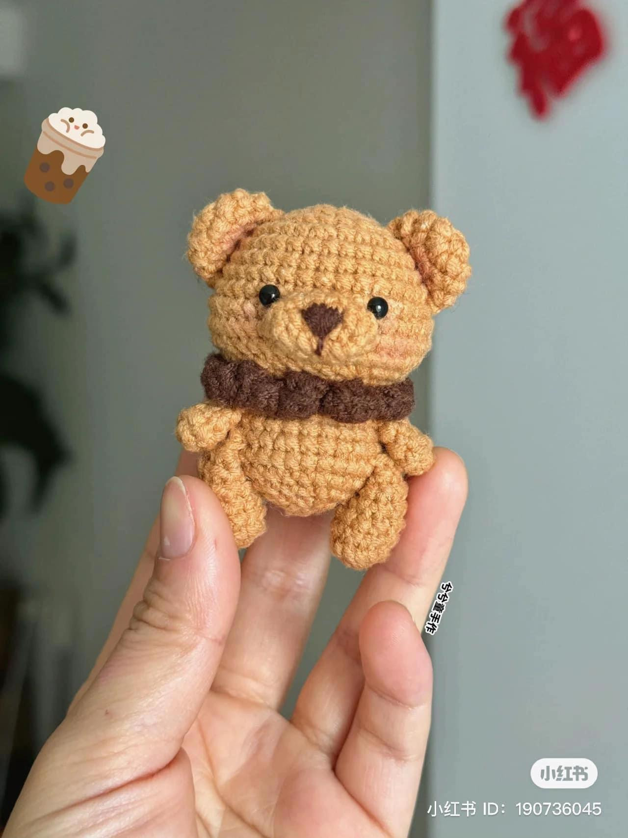 Chart hướng dẫn móc gấu mini màu nâu với khăn quàng cổ