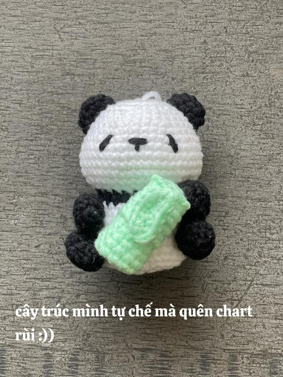 Chart hướng dẫn móc len gấu trúc Pandabear dễ thương cầm cây trúc màu xanh