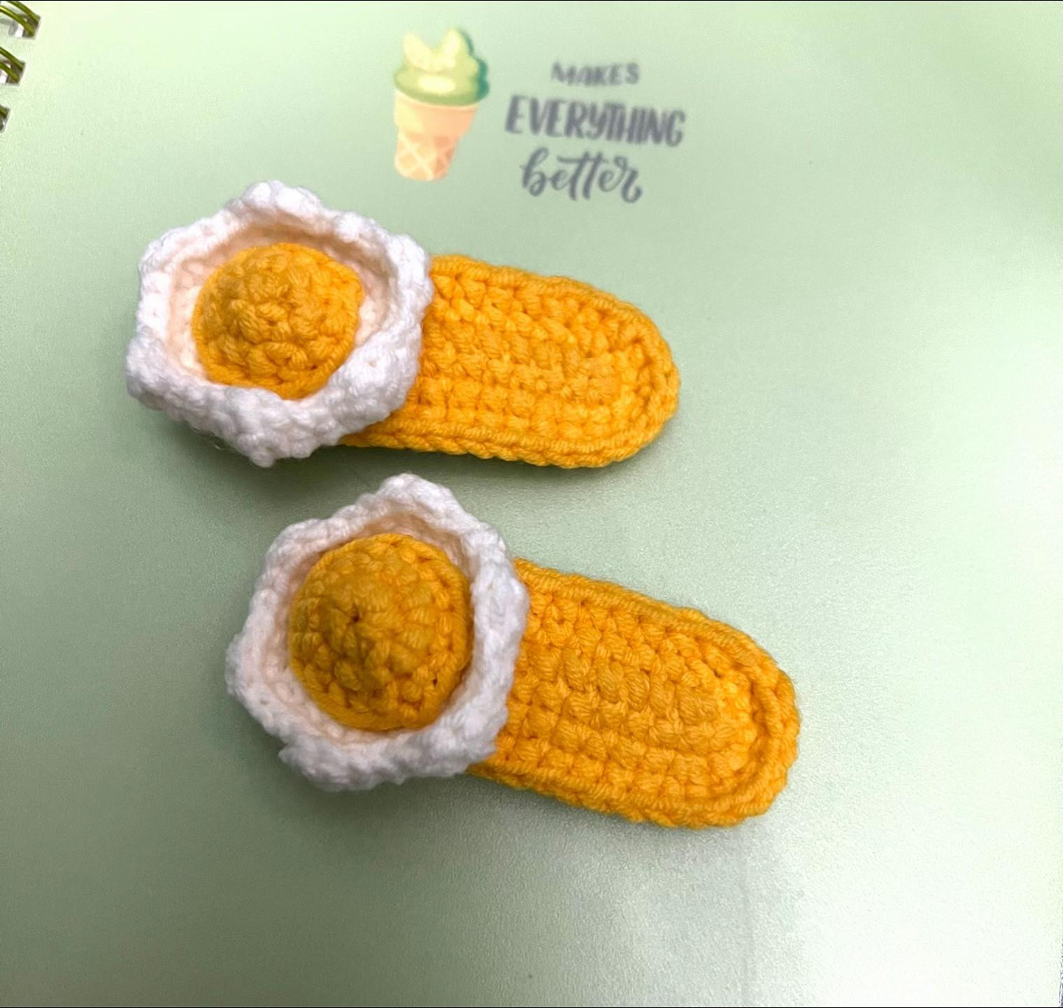 Chart Kẹp Tóc Trứng Ốp Lết Móc Len Màu Vàng Trắng