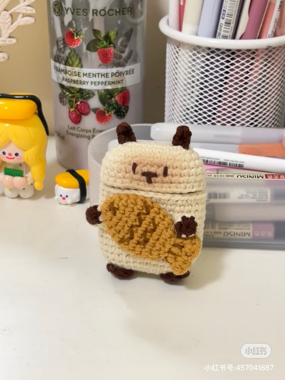 Chart móc bao đựng airpods hình gấu cá vàng