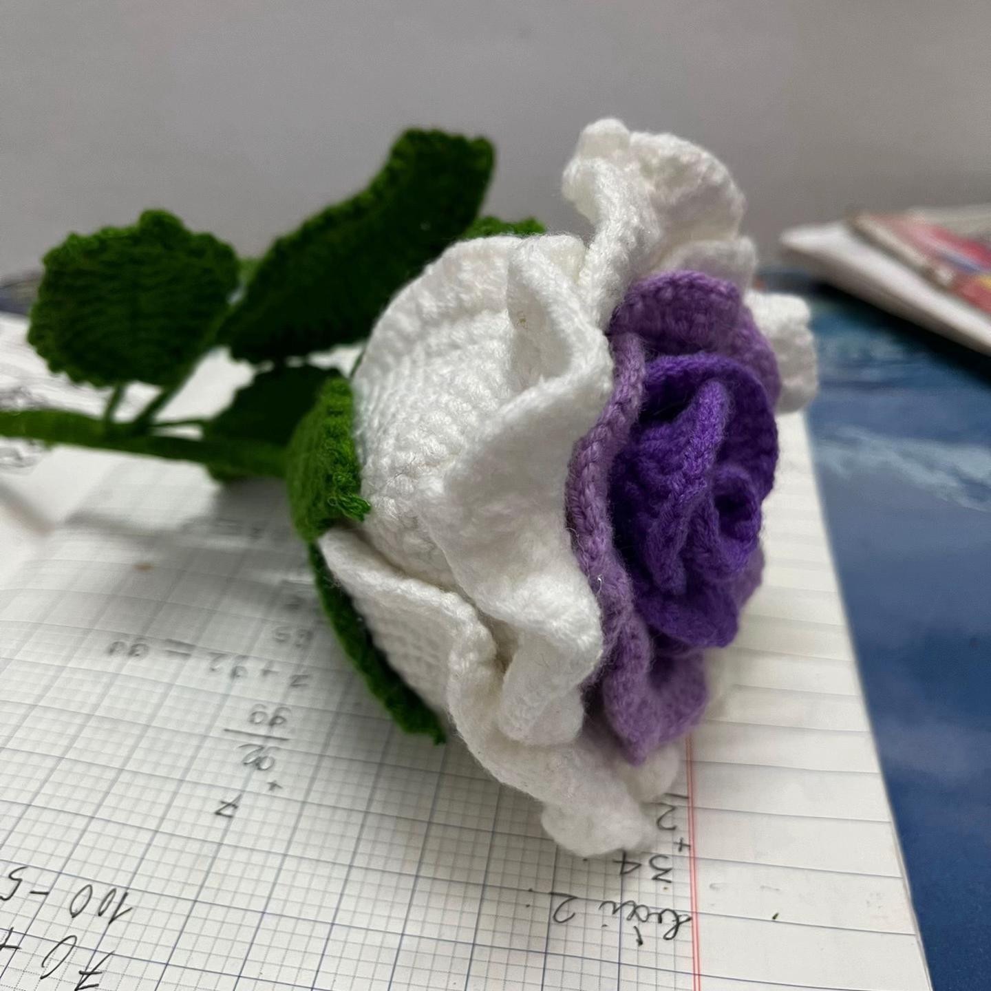 Chart móc hoa hồng ghép cánh trắng tím