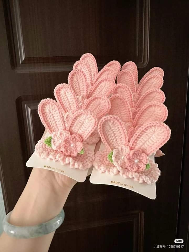 Chart móc kẹp tóc tai thỏ màu hồng và xanh