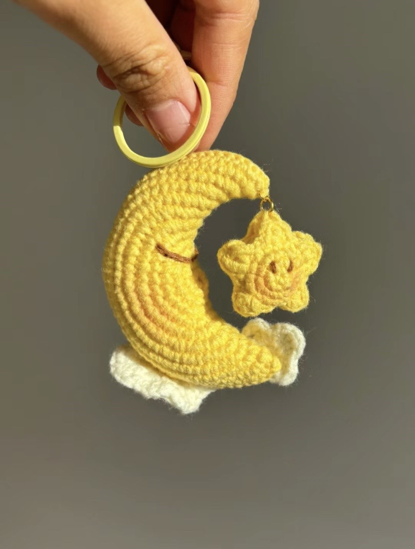 Chart móc khóa trăng khuyết, ngôi sao và đám mây