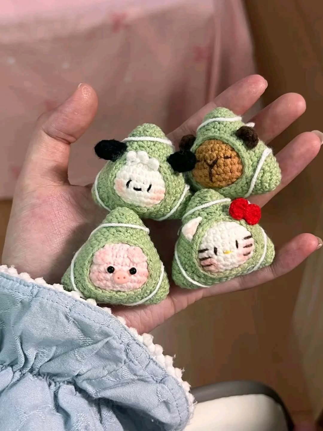 Chart móc len bánh giò mini nhân Hello Kitty, Heo, Gấu dễ thương