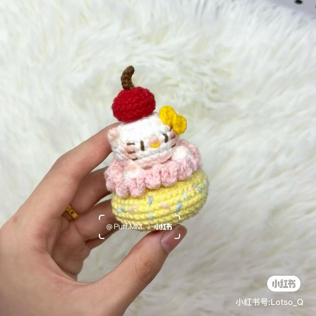 Chart Móc Len Bánh Kem Hello Kitty Dễ Thương