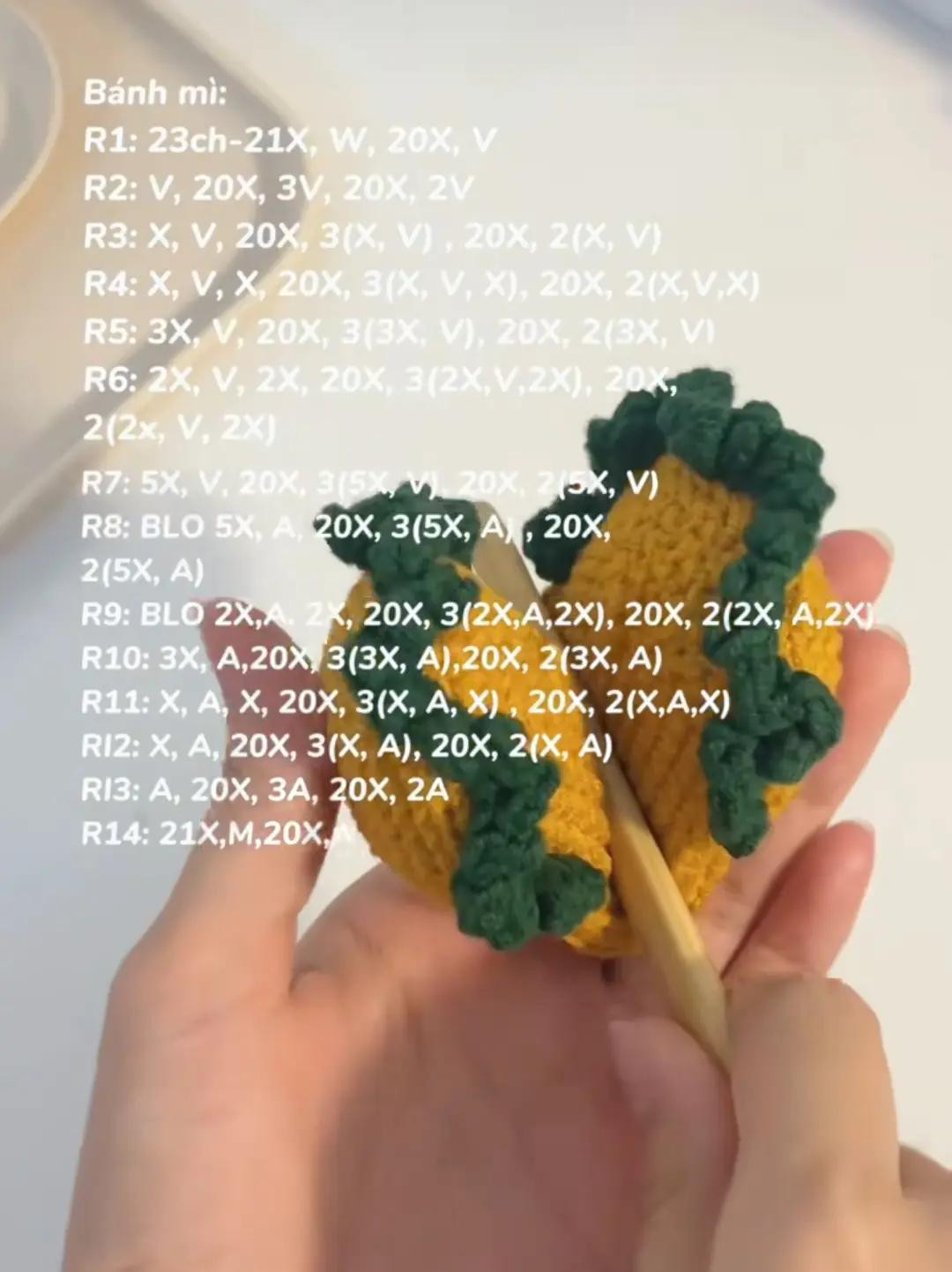 Chart móc len Bánh mì kẹp thịt heo siêu dễ thương