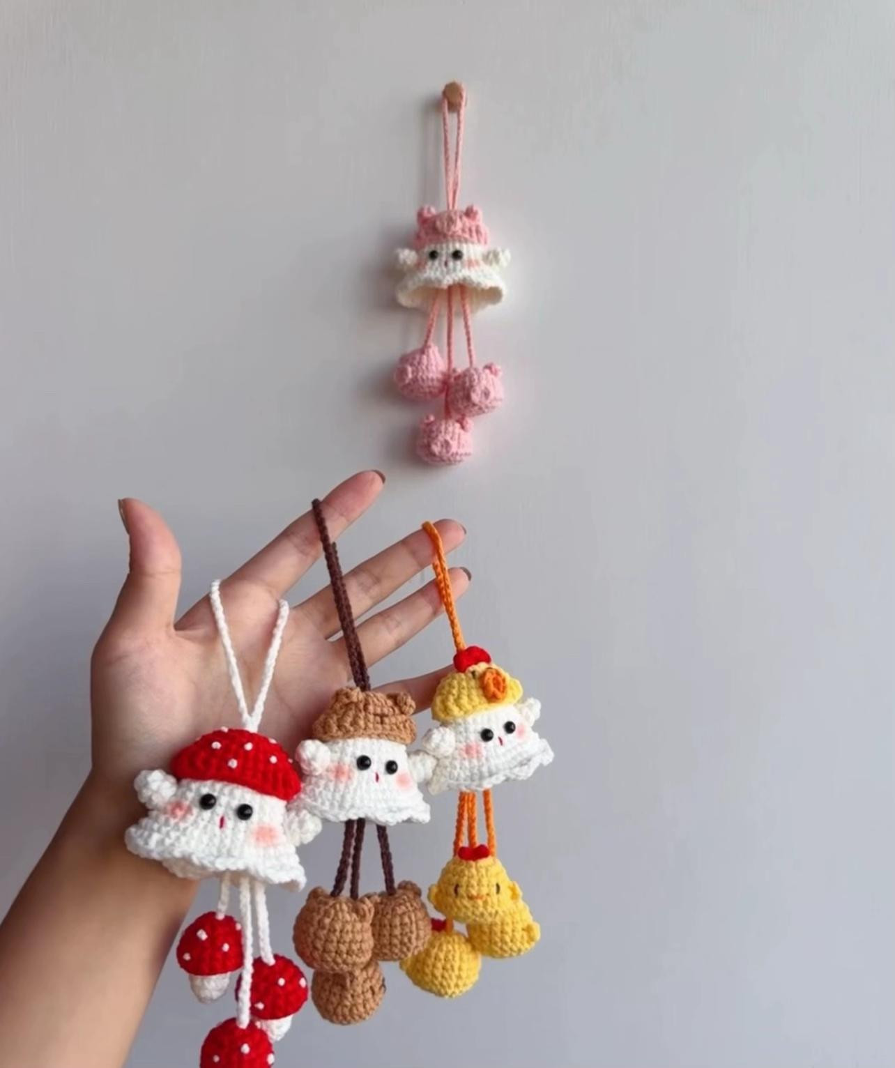 Chart móc len bé ma treo gió Halloween dễ thương