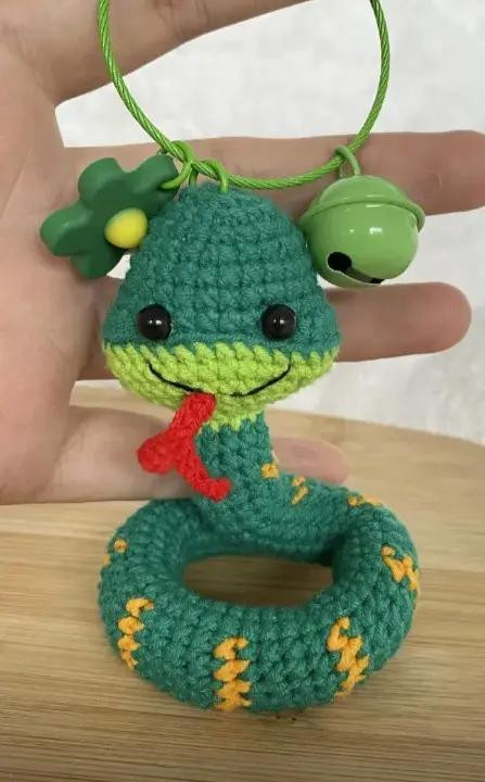 Chart Móc Len Bé Tỵ Rắn Xanh Dễ Thương Có Chuông
