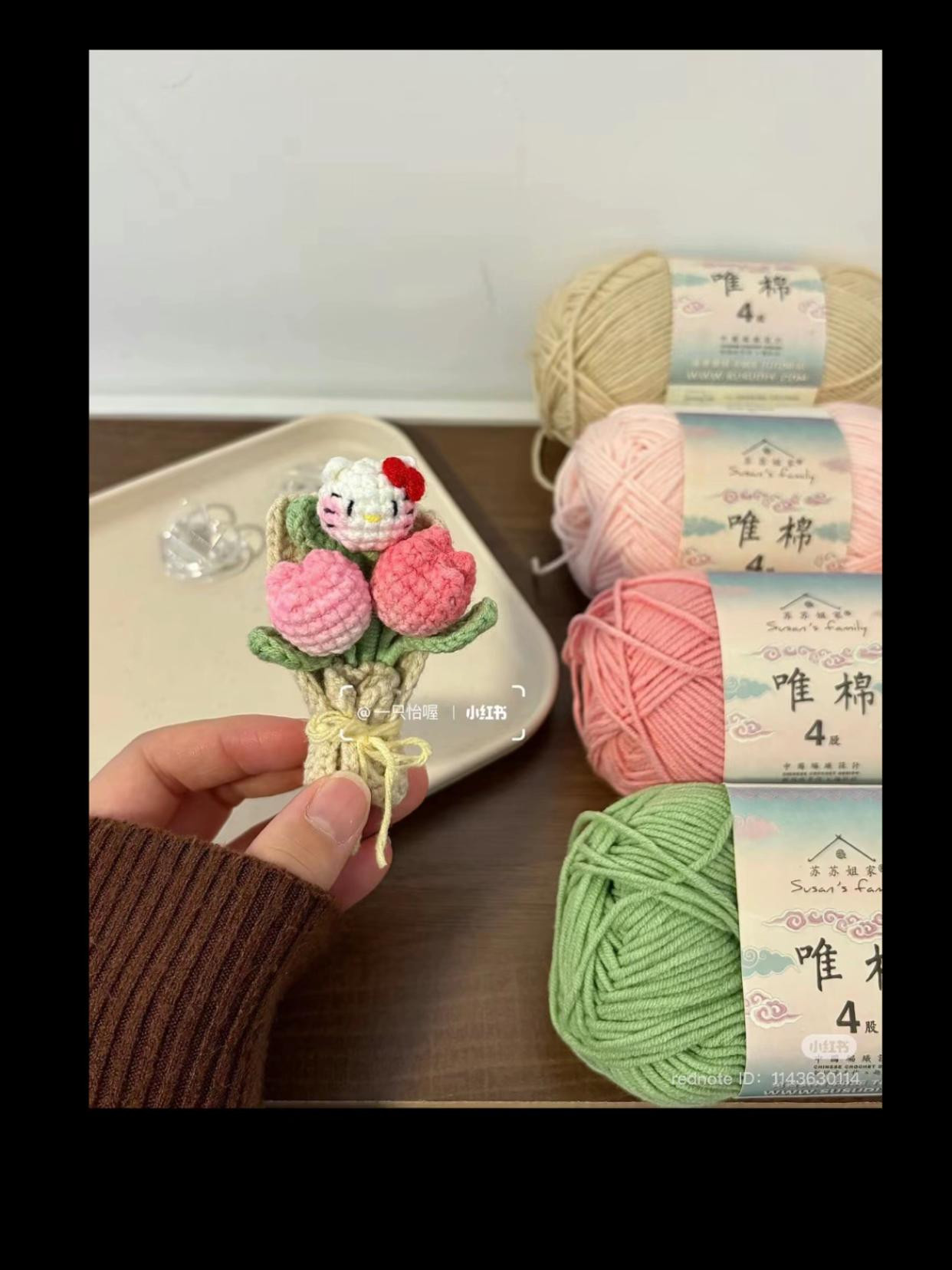 Chart móc len bó hoa tulip Kitty dễ thương