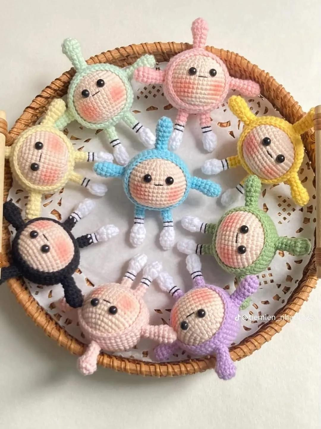 Chart móc len búp bê Bé Đậu nhiều màu sắc dễ thương