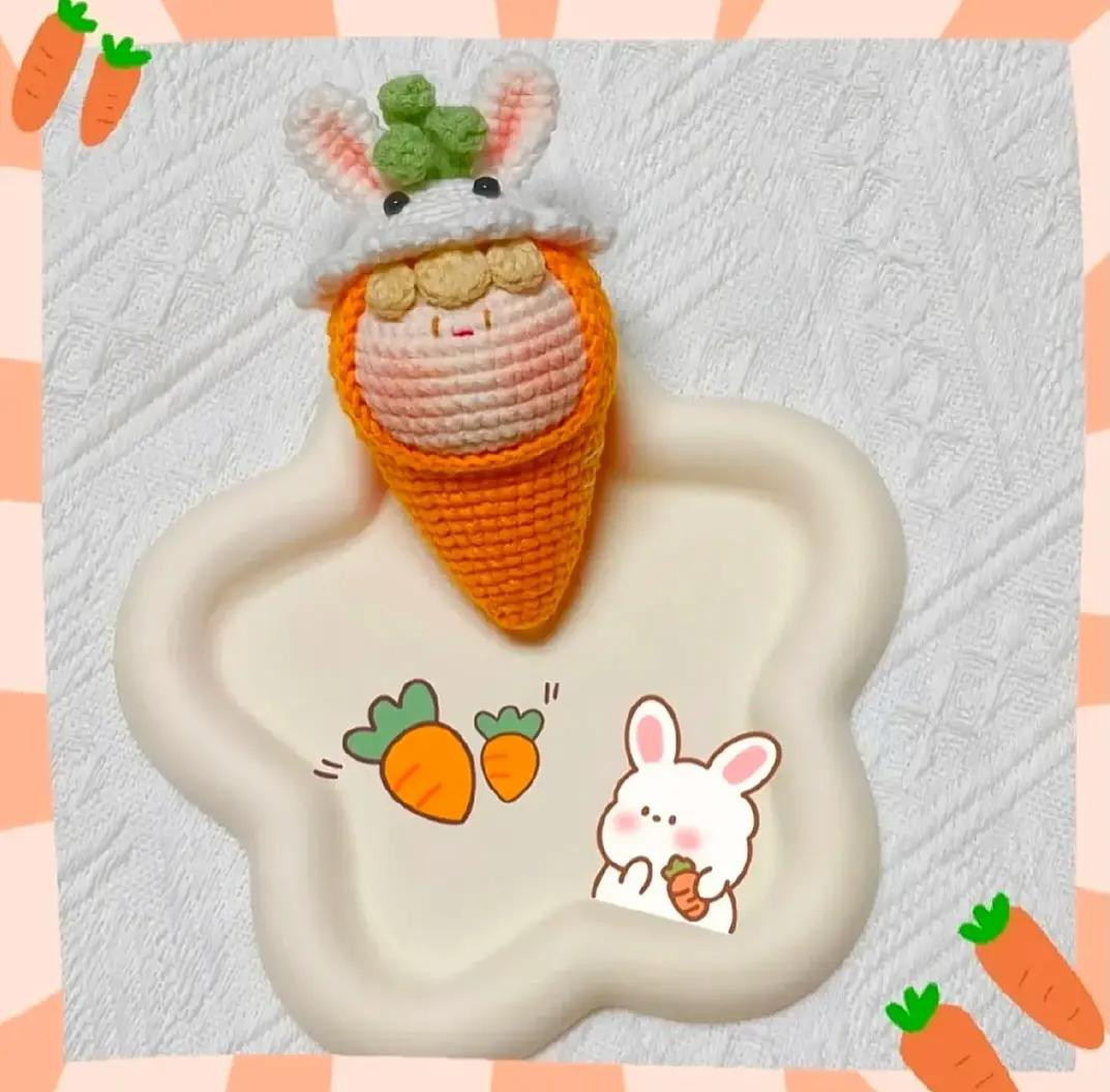 Chart Móc Len Búp bê Cà Rốt Đội Mũ Thỏ Dễ Thương