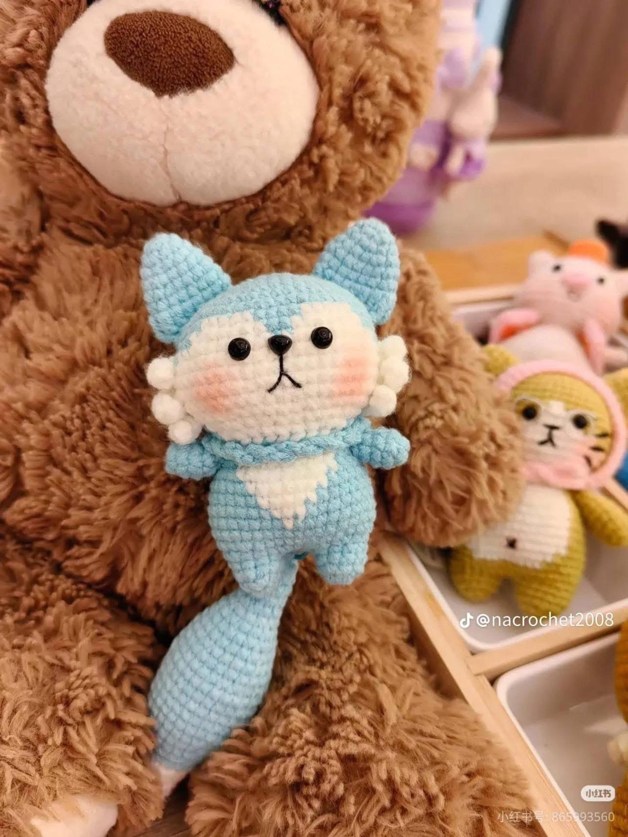 Chart móc len búp bê cáo con cute màu cam và xanh