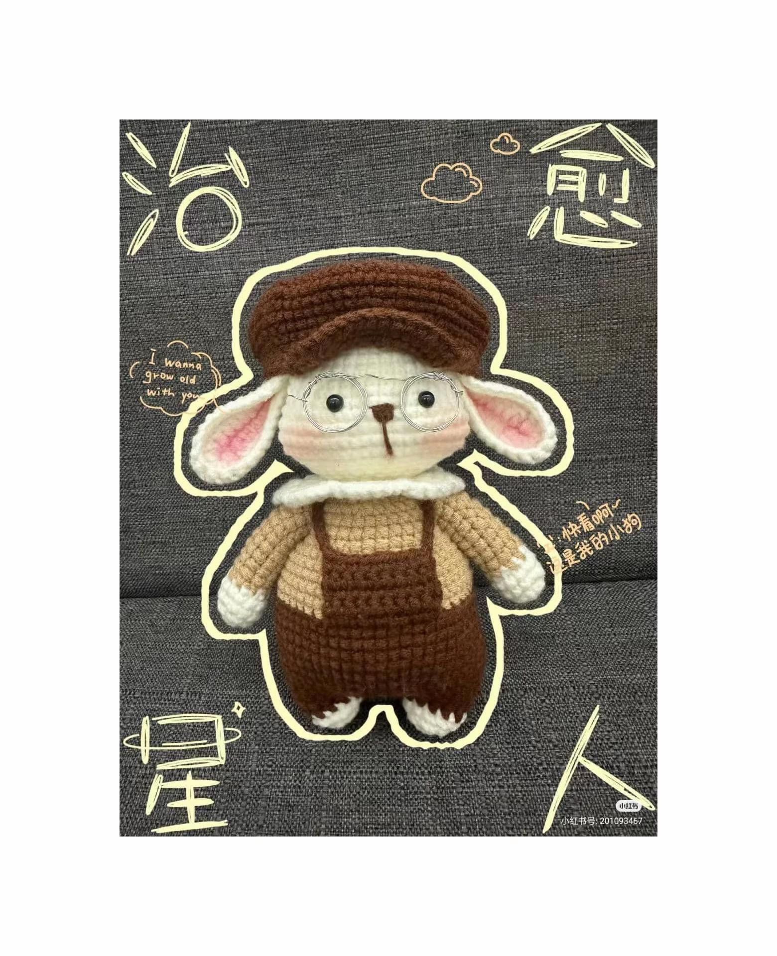 Chart móc len búp bê Chàng Thỏ đeo kính, mặc áo khoác và mũ nâu