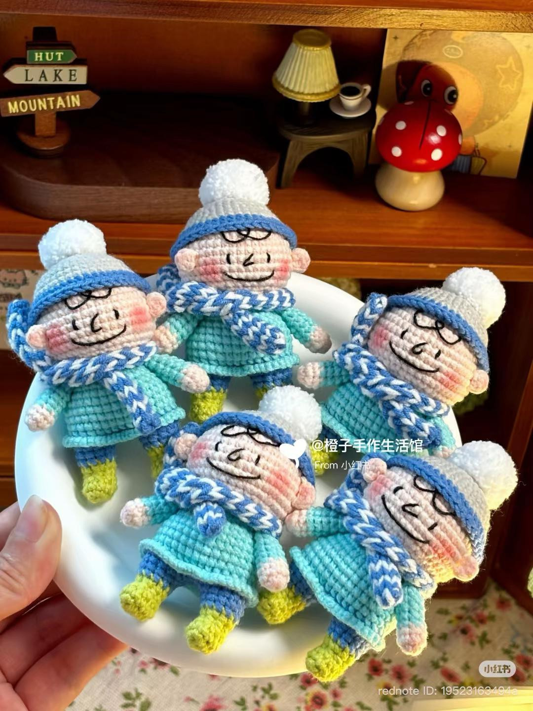 Chart móc len búp bê em bé mùa đông