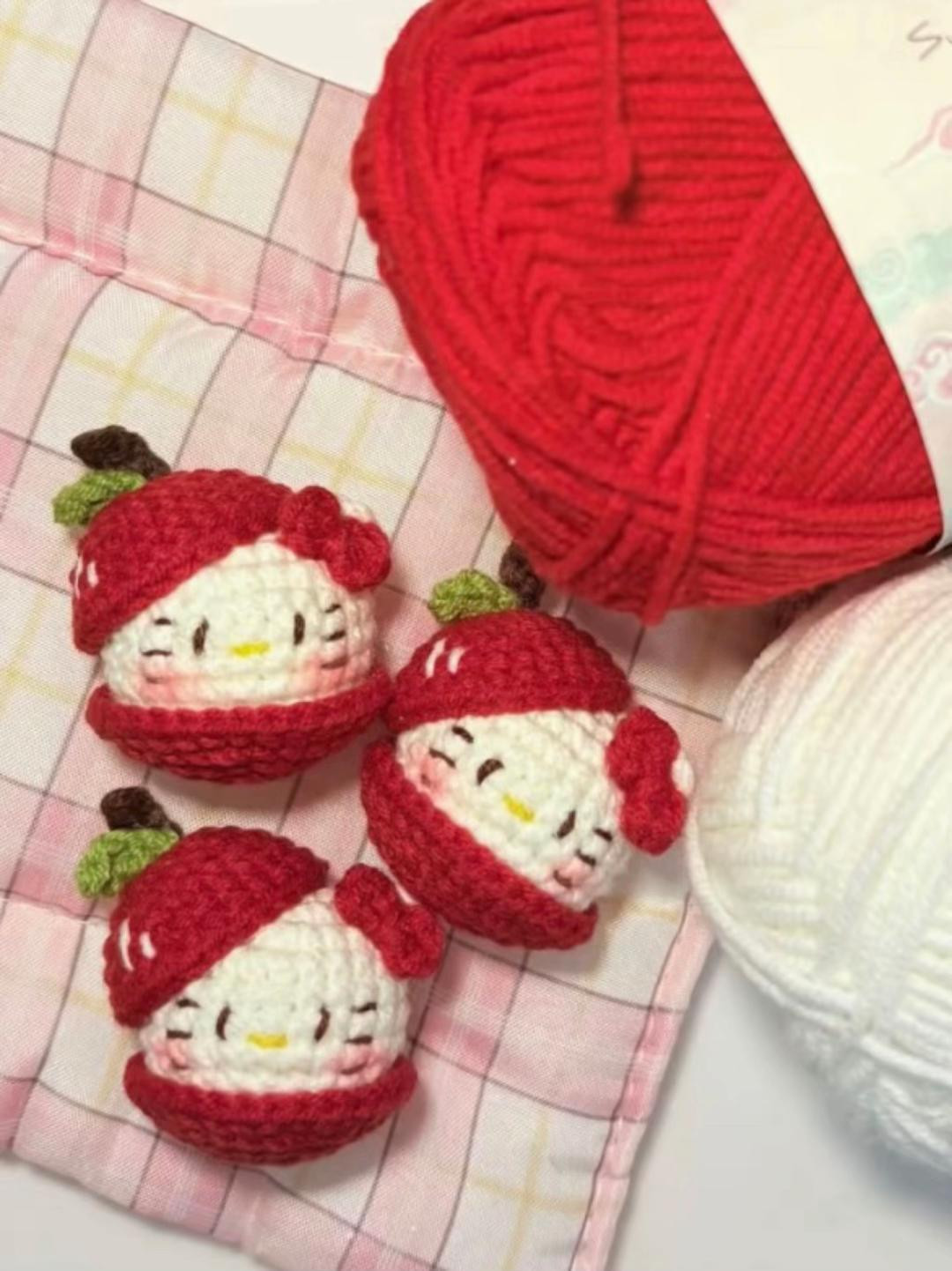 Chart Móc Len Búp bê Hello Kitty Táo Xinh Dịu