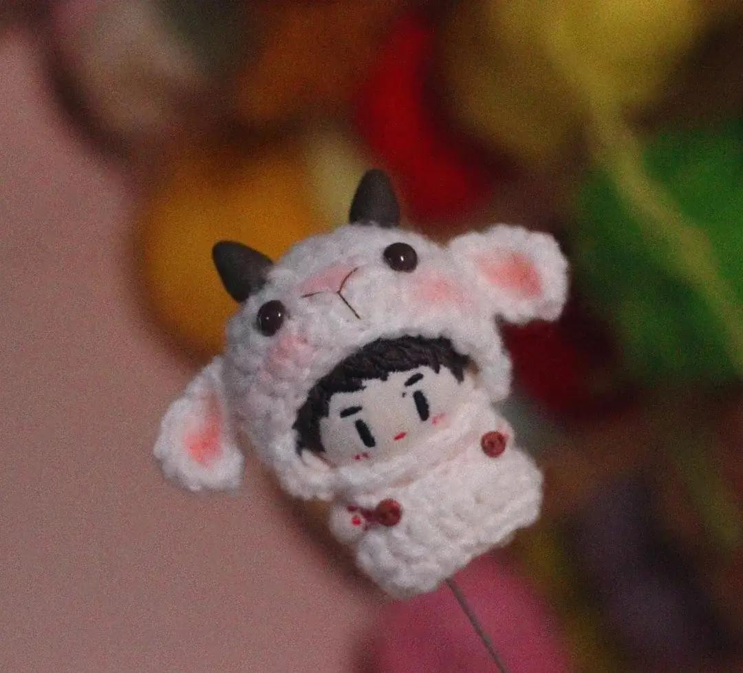 Chart móc len búp bê mặc đồ cừu trắng dễ thương