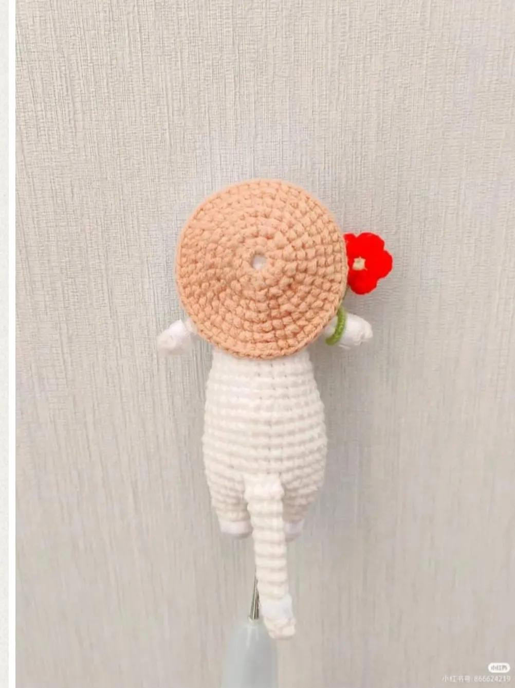 Chart móc len búp bê mèo Chồn tuyết tạ liên đội nón lá và hoa hồng