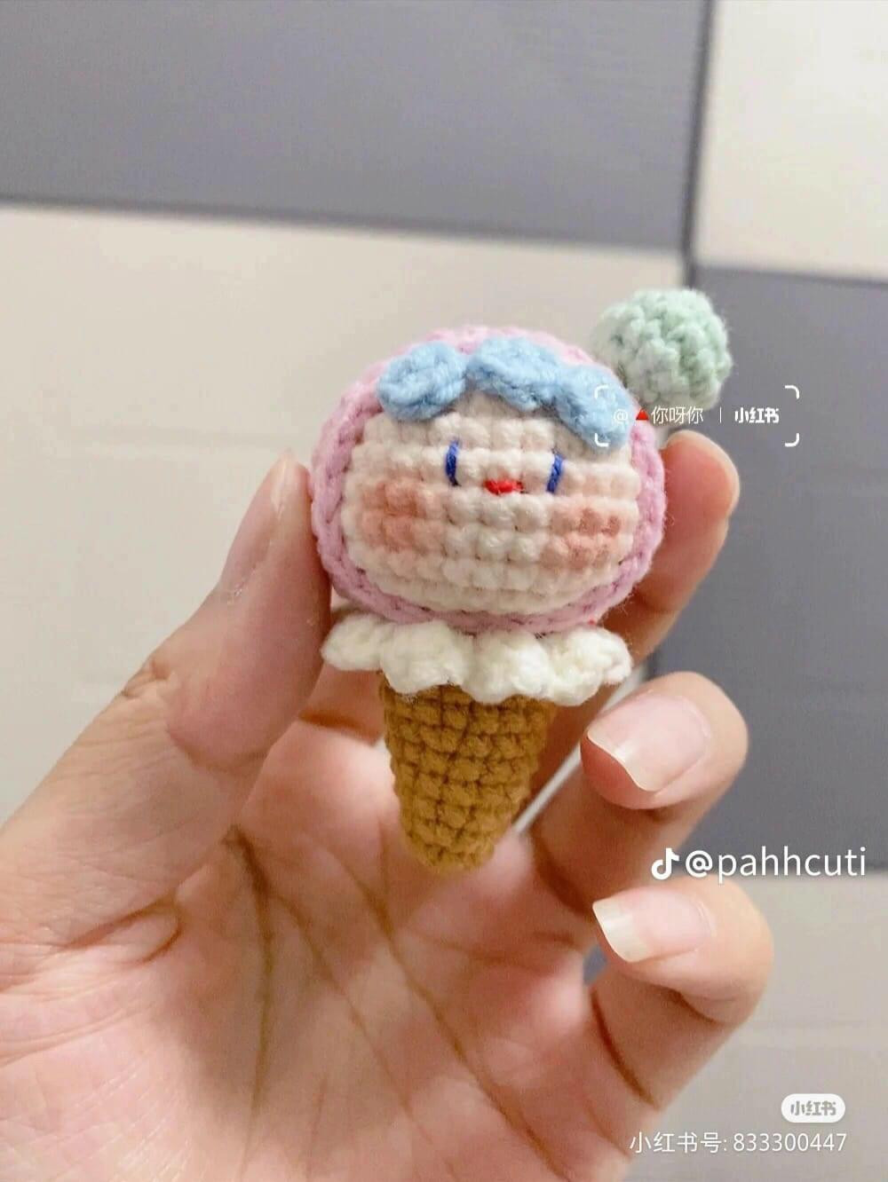 Chart móc len búp bê Mochi hoa và Kem dễ thương