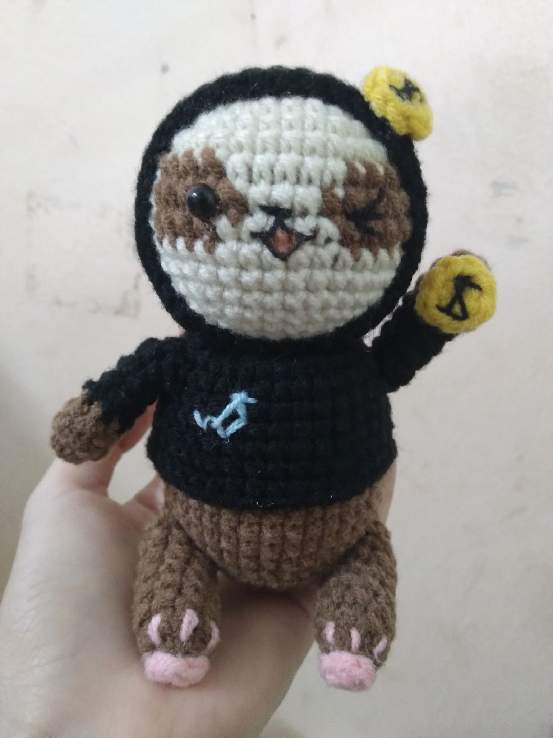 Chart móc len búp bê Samruay mặc áo hoodie