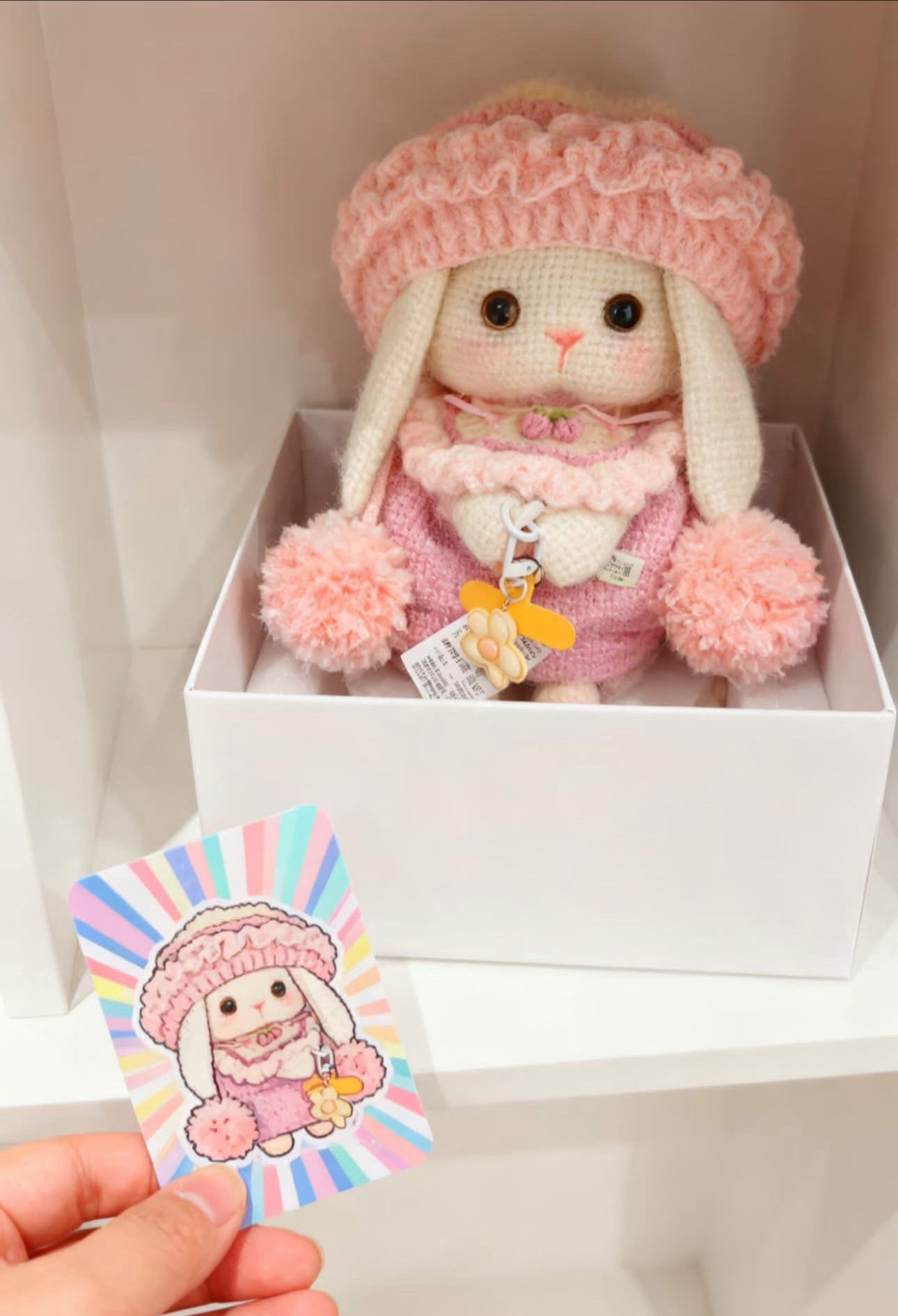 Chart móc len búp bê thỏ hồng đeo vai dễ thương