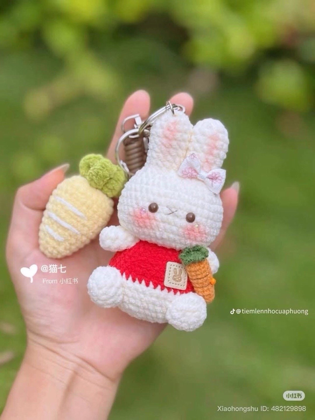 Chart móc len búp bê thỏ Miffy cầm cà rốt dễ thương