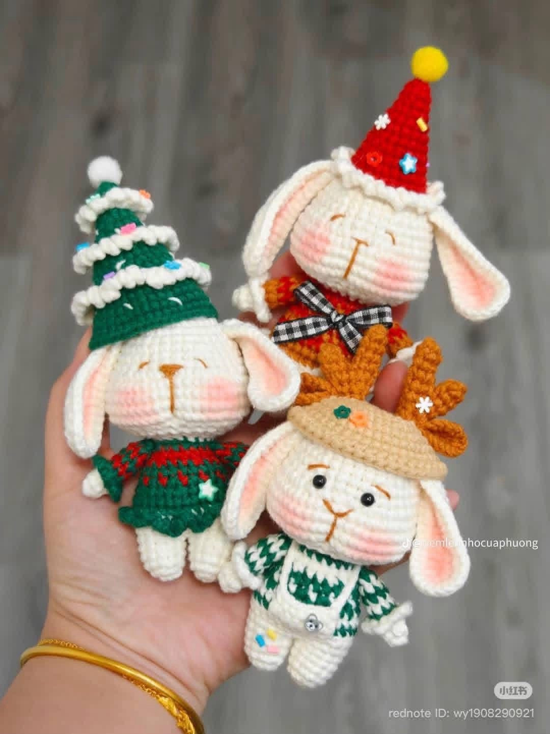 Chart móc len búp bê thỏ Noel, cây thông và tuần lộc dễ thương