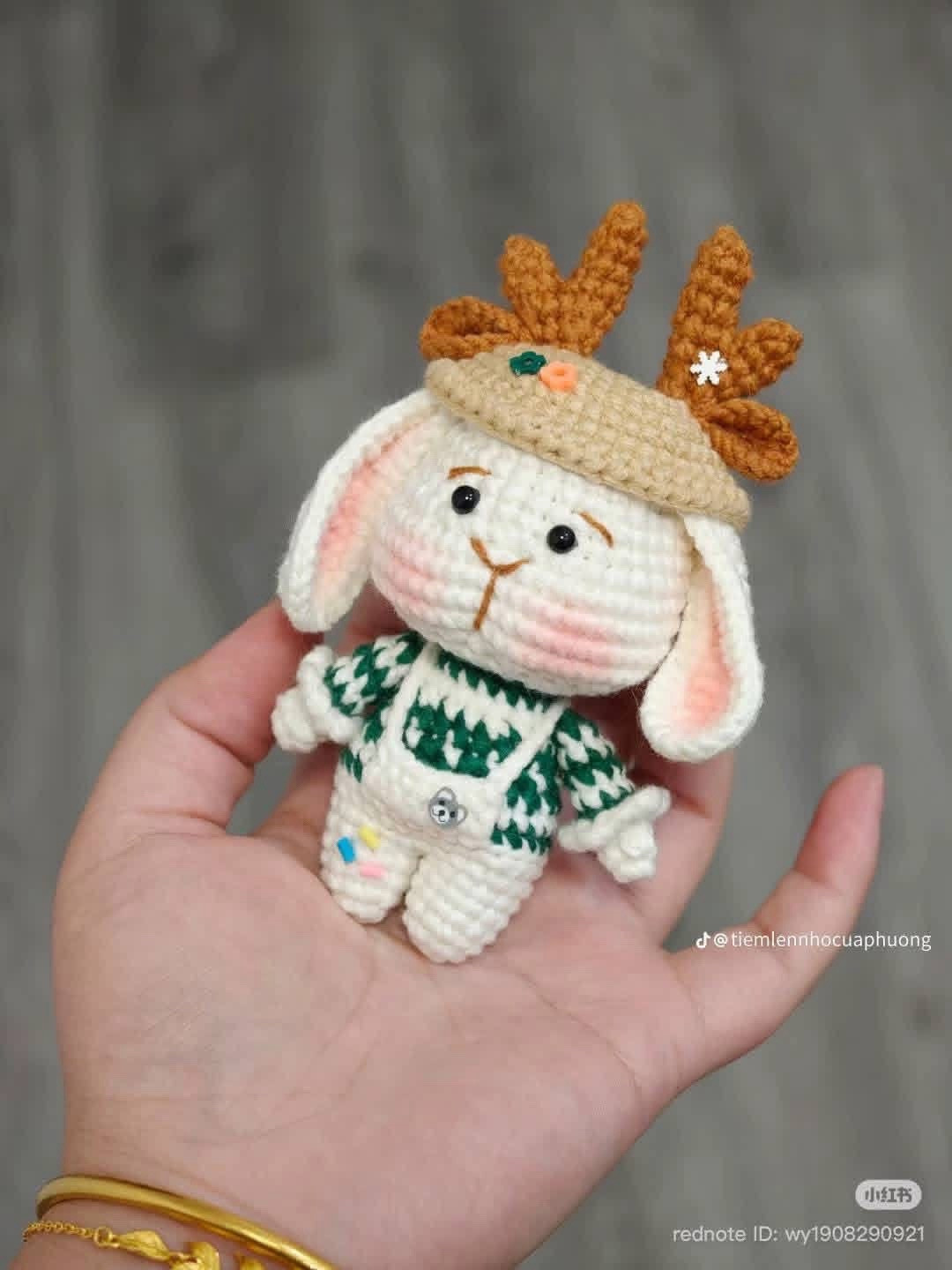 Chart móc len búp bê thỏ Noel, cây thông và tuần lộc dễ thương