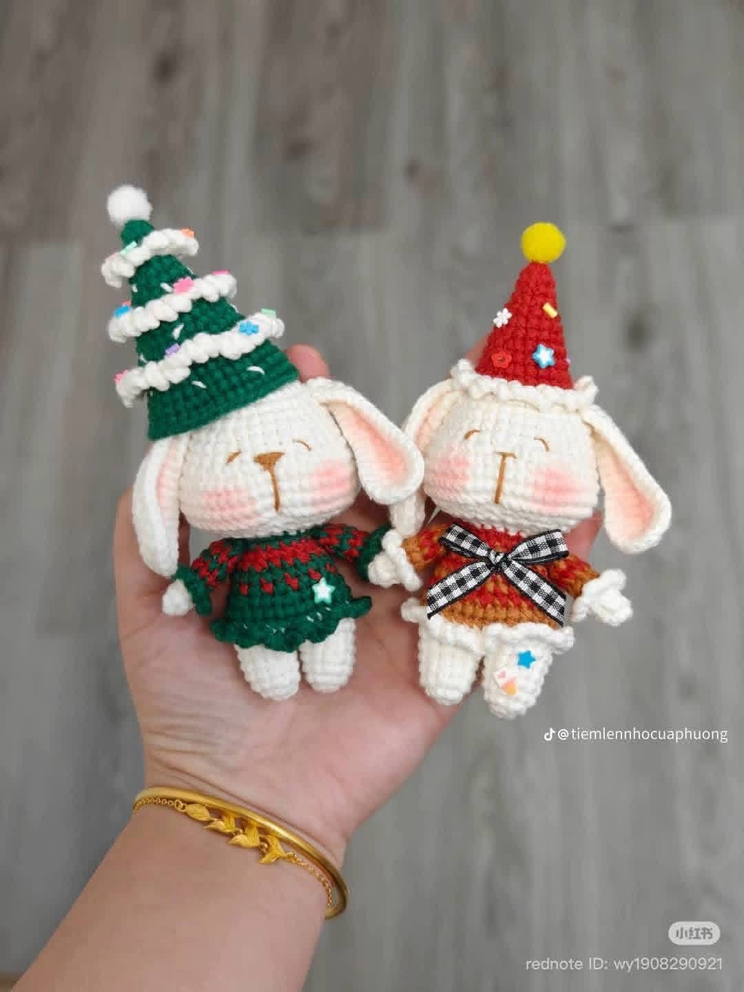 Chart móc len búp bê thỏ Noel, cây thông và tuần lộc dễ thương